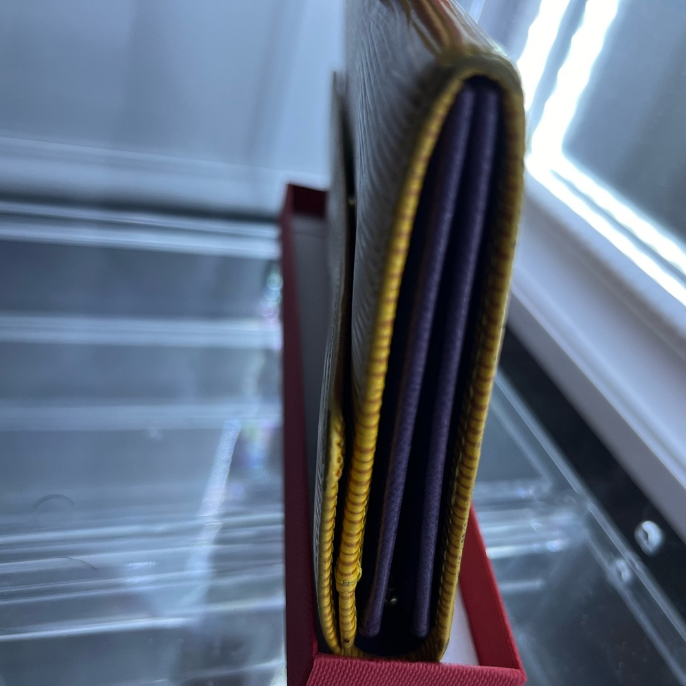 Yellow Louis Vuitton Epi Wallet               Purple Interior - Picture 8 of 10